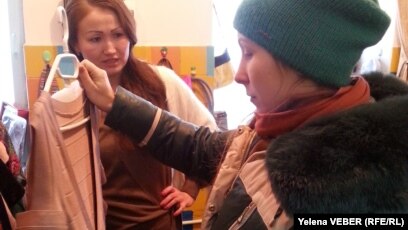 Настя Каменскиймен жыныстық қатынас, ол толығымен жалаңаш