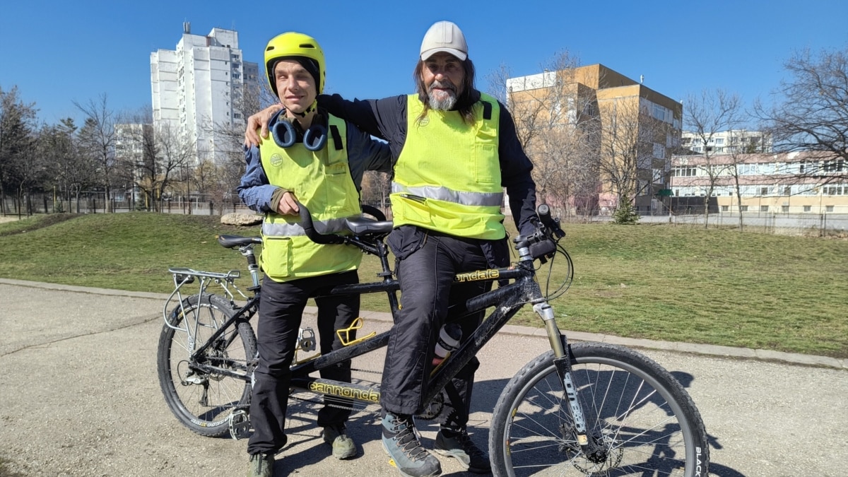 Възможно ли е незрящ човек да кара колело и то