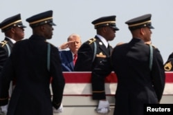 Američki predsjednik Truamp prisustvuje ispraćaju za pripadnike američke vojske poginule u ratu u Iranu, Dover, Delaver, 22. jula.