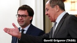 Moldovanın xarici işlər naziri Nicolae Popescu (solda) və Rusiyanın xarici işlər naziri Sergei Lavrov sentyabrın 11-də Moskvada görüşüblər