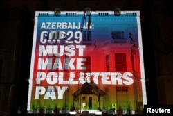 Pe 7 noiembrie 2024, activiștii de mediu au proiectat un mesaj pe clădirea ambasadei azere de la Londra, înaintea deschiderii summitului COP29.