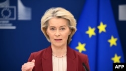 Президент Європейської комісії Урсула фон дер Ляєн на прес-конференції в Брюсселі 3 грудня 2025 р.