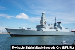 HMS Defender на входе в порт Одессы, 18 июня 2021 года