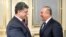 Президент Украины Петр Порошенко и министр иностранных дел Турции Мевлют Чавушоглу, Киев, 10 ноября 2014 г.