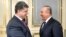 Украина президенті Петр Порошенко мен Түркия сыртқы істер министрі Мевлют Чавушоглу. Киев, 10 қараша 2014 жыл.