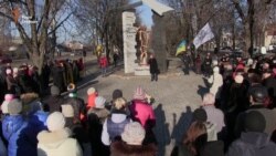 У Сумах провели мітинг-реквієм y пам’ять про жертв Голодомору (відео)