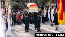 Gheorghe Urschi a fost condus pe ultimul drum cu onoruri de stat