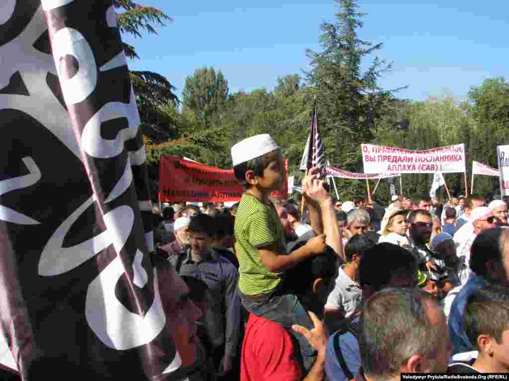 Ukraine -- Meeting of movement Hizb-ut-Tahrir against "insult of Islam" in Simferopol, 27Sep2012