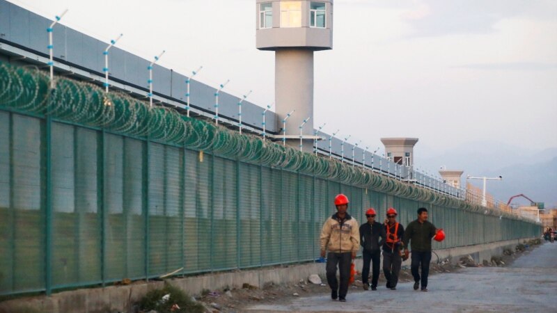 Stotine hiljada ljudi prisiljeno da radi na poljima pamuka u Xinjiangu