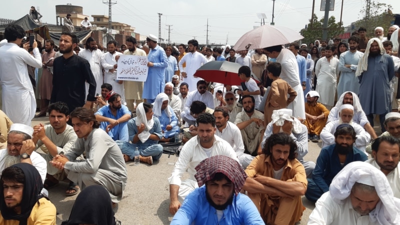 Anger And Chaos As Thousands Displaced Ahead Of Pakistani Military Operation