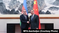 ჯეიჰუნ ბაირამოვმა ვანგ ისთან გამართა შეხვედრა