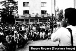 საპროტესტო აქცია, ზუგდიდი 1989 წელი, ფოტოს ავტორი შაქრო როგავა. ლევან ბებიას არქივიდან.