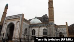 Gyrgyzystandaky metjitleriň biri