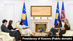 Takimi ndërmjet diplomates amerikane, Anu Prattipati, dhe presidentes së Kosovës, Vjosa Osmani. 28 gusht 2025