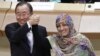 Secretarul general ONU, Ban Ki-moon (stânga), şi laureata premiului Nobel pentru pace, Tawakkol Karman, la ceremonia de deschidere a Forumului mondial pentru democraţie de la Strasbourg. 8 octombrie 2012