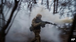 Перспектива укладення угоди щодо припинення вогню прискорила дебати про європейські війська, які повинні підтримувати мир в Україні. Фото ілюстративне 