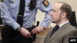 Андерс Брейвик в суде в Осло