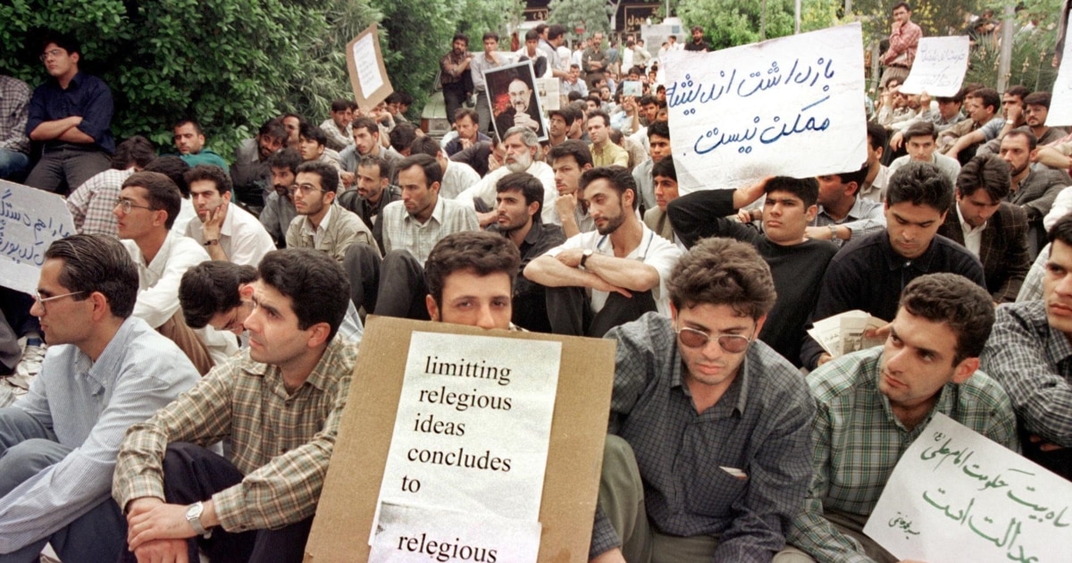 پاراگراف اول؛ جامعه مدنی بعد از جنگ، آمیخته‌ای از «فرسایش و تداوم»