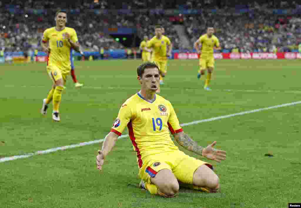 Bogdan Stancu egalează... (REUTERS/Darren Staples Livepic).