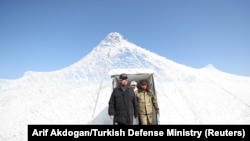 Главы МИД Турции и Азербайджана на военных учениях в Карсском районе 
