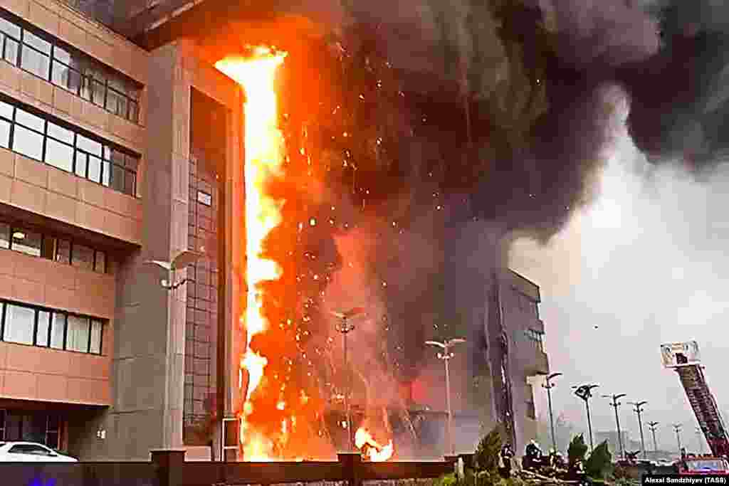 Flames on the side of the Grand Setun Plaza in Moscow on June 3. Two people were injured in the blaze, which destroyed much of the business center.&nbsp;