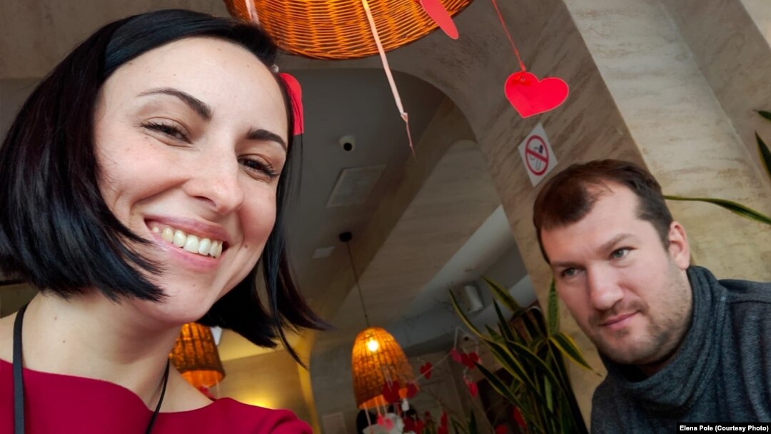 Elena și soțul ei, Kiril, pe vremea când celebrau Valentine's Day la Odesa.