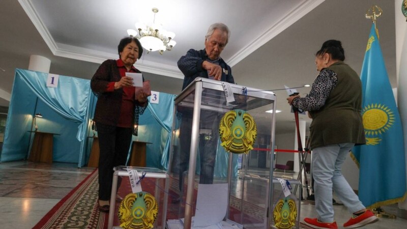 Казакстандагы референдумда шайлоочулардын 53 пайызы добуш берди