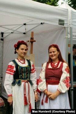 Беларускі Прагі: Дар'я Мугака (зьлева), Дар'я Субоціна (справа)