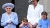 Елизавета II на балконе Букингемского дворца 2 июня, с правнуками и герцогиней Кембриджской Кэтрин