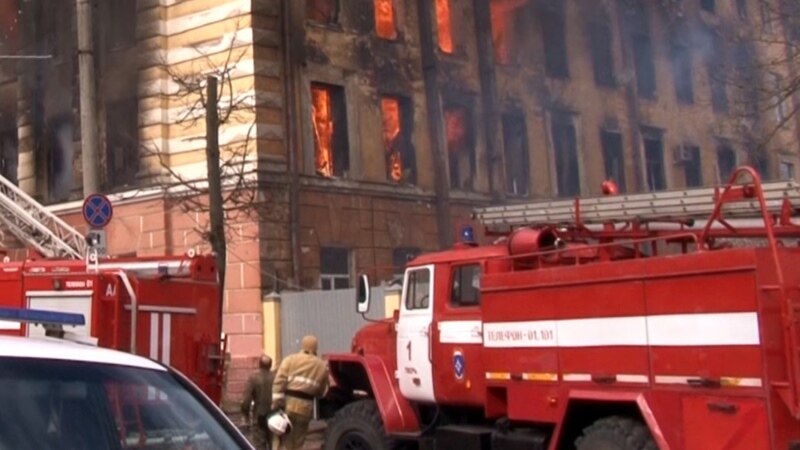 В Брянской области, по свидетельствам местных жителей, сгорела воинская часть