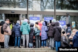 Украинские беженцы в центре приема беженцев в Риге, Латвия. Март 2022 года