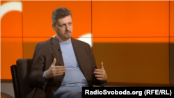 «Не можна на 5-й рік повномасштабної війни народним депутатам казати, що "я хочу піти з Верховної Ради". Це просто з морально-етичної точки зору виглядає ницо», – Рейтерович