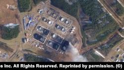 Нефтехранилище в Приморске, 1 апреля.