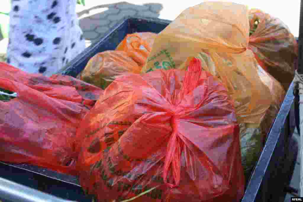 Дар орзуи арзонӣ #116