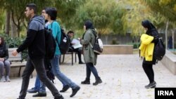 The new wave of restrictions and pressure on students in Iran began in recent months as universities reopened their campuses after a two-year hiatus due to the coronavirus pandemic. (file photo)