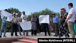 "Ихсан" турак жай кооперативинен үй ала албай, акчасын кайтара албай калганын айтып чыккандар. Ош. 6-июнь, 2022-жыл. 