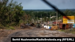 «На Сєверодонецькому напрямку окупанти, за підтримки артилерії, ведуть штурмові дії у місті Сєвєродонецьк, контролюють східну частину міста»