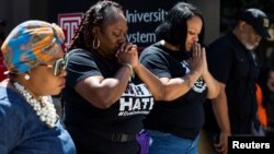 Molitva na skupu protiv oružanog nasilja održanog u Filadelfiji, Pensilvanija, SAD, 4. juna 2022.