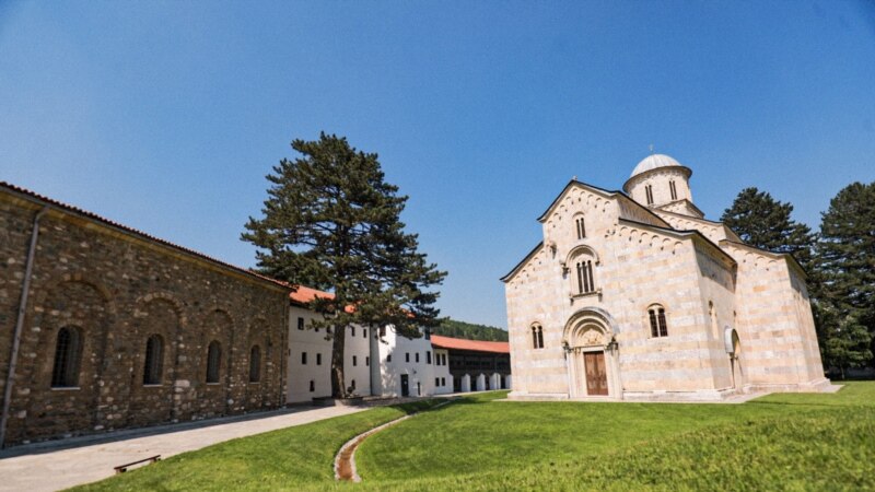 Dioqeza e Rashkës-Prizrenit: Presim që toka t’i kalojë Manastirit të Deçanit