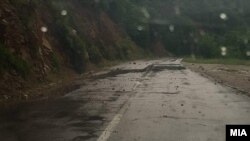 Одрони на патот по невремето 