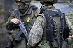 Финские военнослужащие на учениях