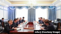 Встреча спецпредставителя США по Афганистану Томаса Веста с главой МИД Таджикистана Сироджиддином Мухриддином. Душанбе, 31 мая 2022 года