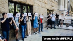Sa prošlogodišnjeg protesta u Srbiji protiv ekstradicije aktiviste Erčevita Piroglua Turskoj. 3. jun 2022.