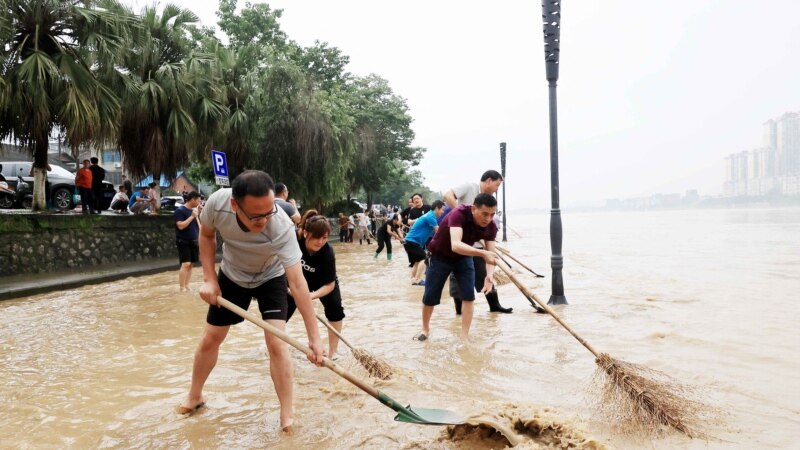 Deset osoba poginulo u poplavama u Kini