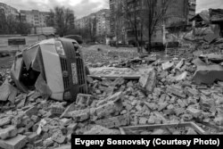 Євген Сосновський фотографував місто після обстрілів