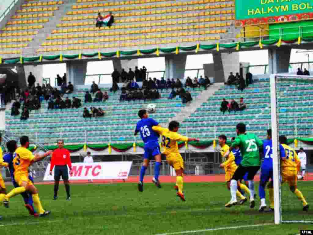 Türkmenistan – Aşgabat. Gyzgalaňly pursat