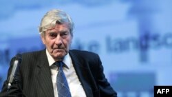 Former Dutch Prime Minister Ruud Lubbers has categorically denied the accusations.