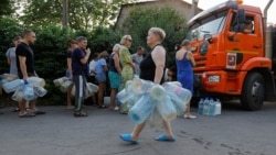 Черги по воду з водовозів у Донецьку. 29 липня 2025 року