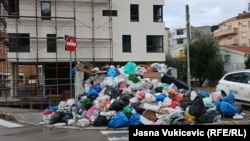 Tokom zime se dnevno u Budvi prikupi oko 50 tona smeća. Budva, 30.januar 2025.