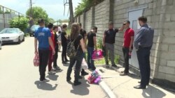 В Алматы люди ищут родных, задержанных во время акций протеста